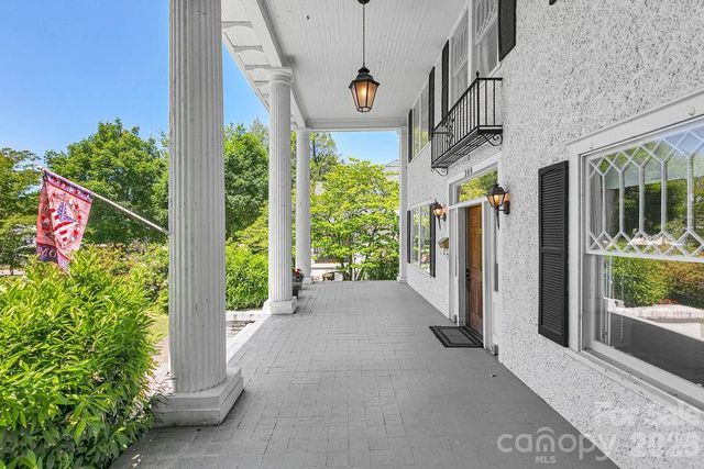 208 Probart Street, Brevard, NC 28712