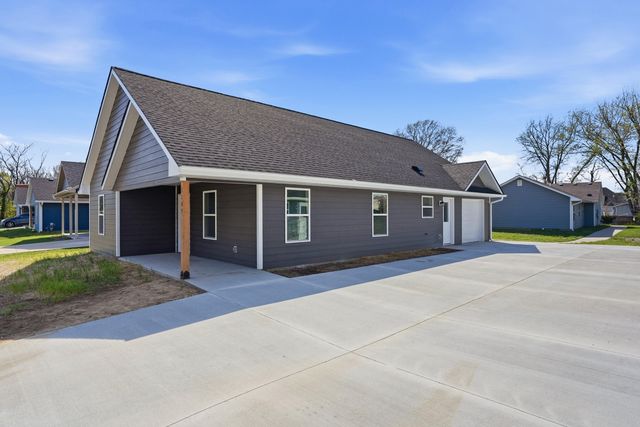 1107 N EIGHTH ST, Columbia, MO 65201