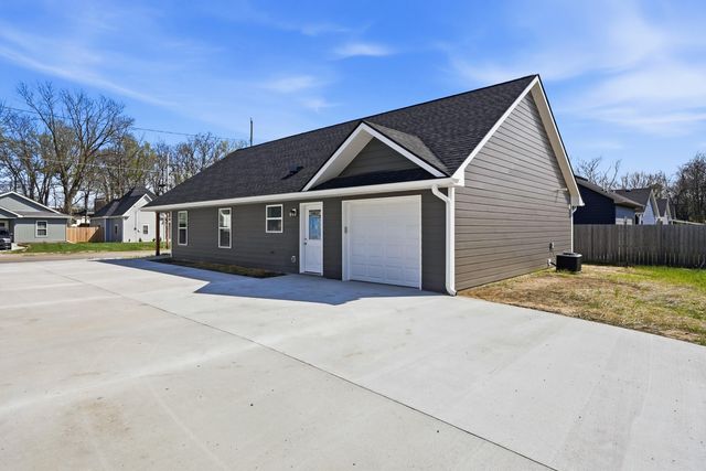1107 N EIGHTH ST, Columbia, MO 65201