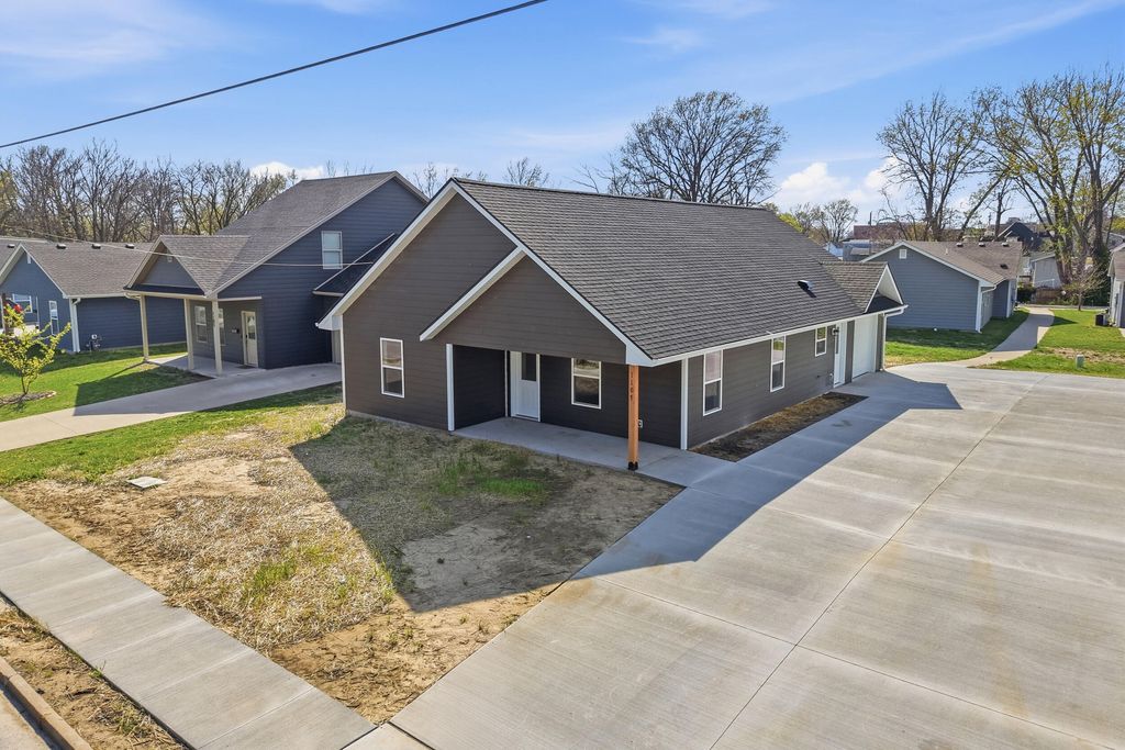 1107 N EIGHTH ST, Columbia, MO 65201