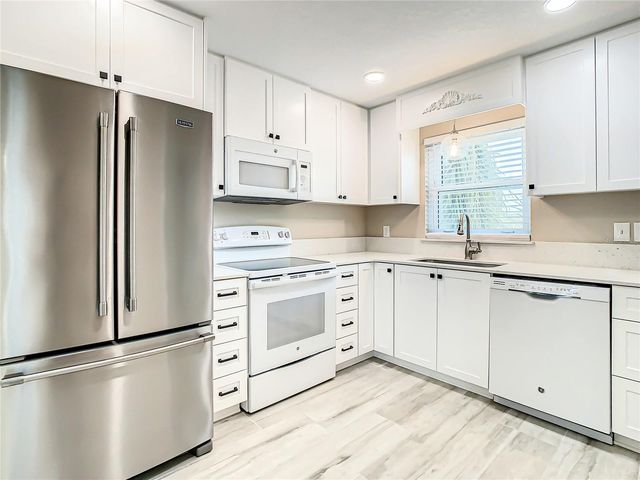 4575 COVE CIRCLE 309, St Petersburg, FL 33708