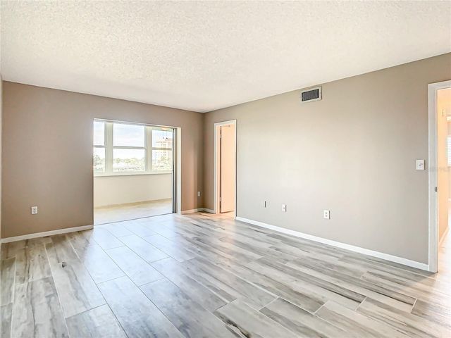 4575 COVE CIRCLE 309, St Petersburg, FL 33708