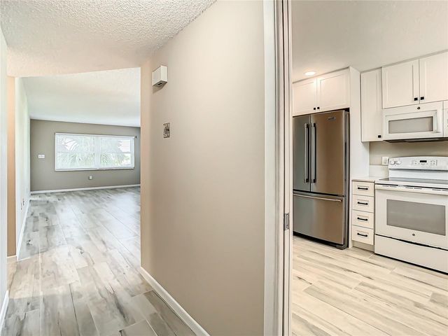 4575 COVE CIRCLE 309, St Petersburg, FL 33708