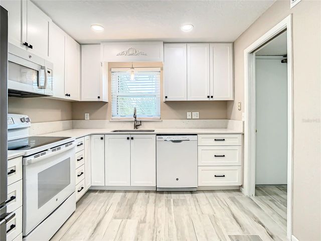 4575 COVE CIRCLE 309, St Petersburg, FL 33708