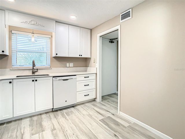4575 COVE CIRCLE 309, St Petersburg, FL 33708
