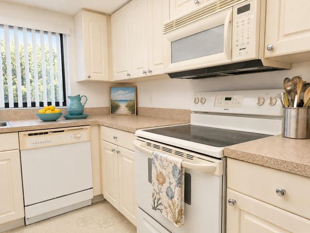 1435 57TH STREET W 1435, Bradenton, FL 34209