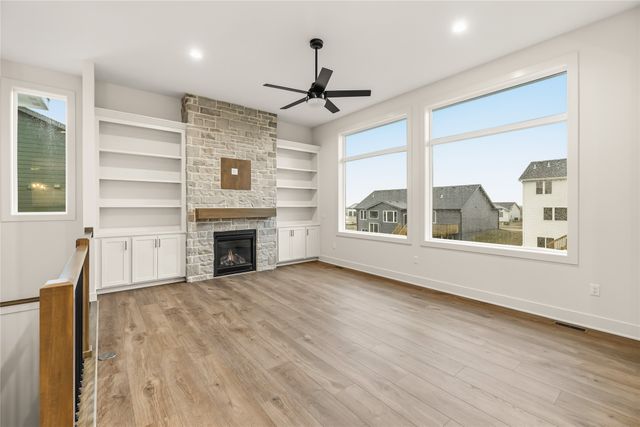 335 NW Red Oak Drive, Waukee, IA 50263