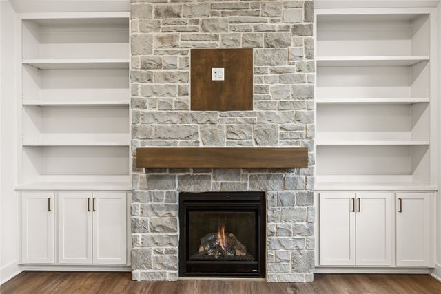 335 NW Red Oak Drive, Waukee, IA 50263