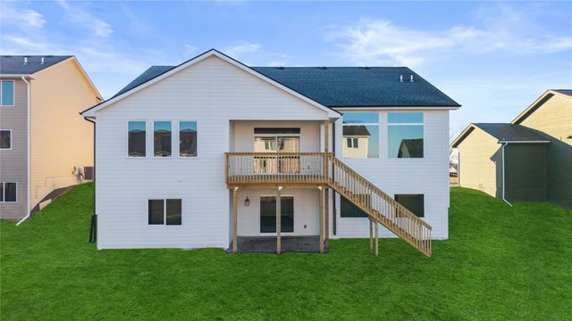 335 NW Red Oak Drive, Waukee, IA 50263