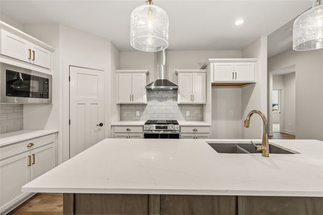 335 NW Red Oak Drive, Waukee, IA 50263