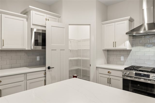 335 NW Red Oak Drive, Waukee, IA 50263