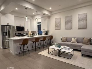 1205 Manzanita St, Silver Lake, CA 90029