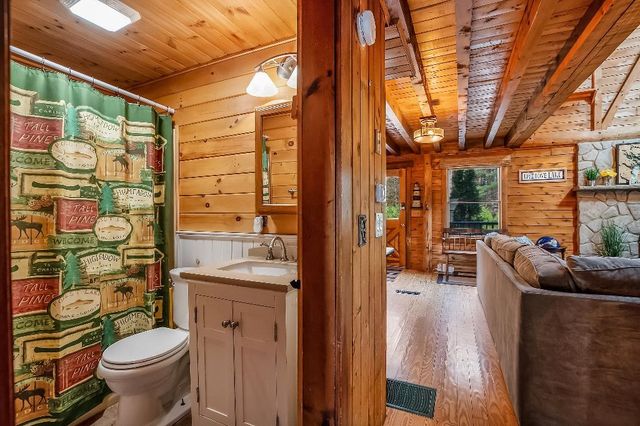 86 Smith Point Road, Alton, NH 03810
