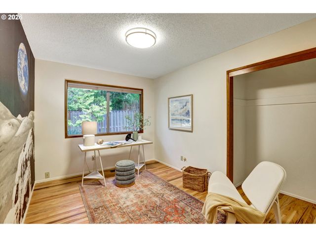 5537 Sw SEYMOUR Ct, Portland, OR 97221
