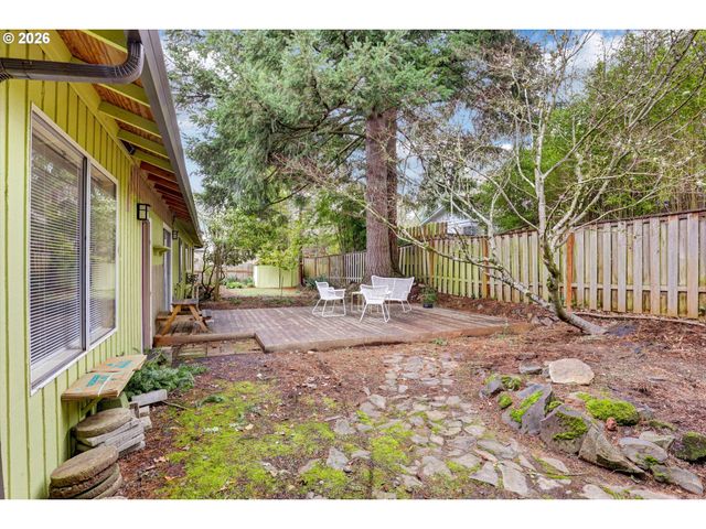 5537 Sw SEYMOUR Ct, Portland, OR 97221