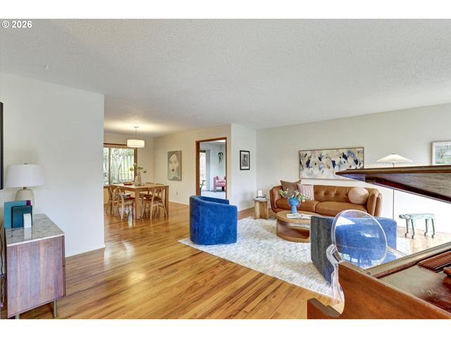 5537 Sw SEYMOUR Ct, Portland, OR 97221