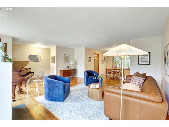5537 Sw SEYMOUR Ct, Portland, OR 97221