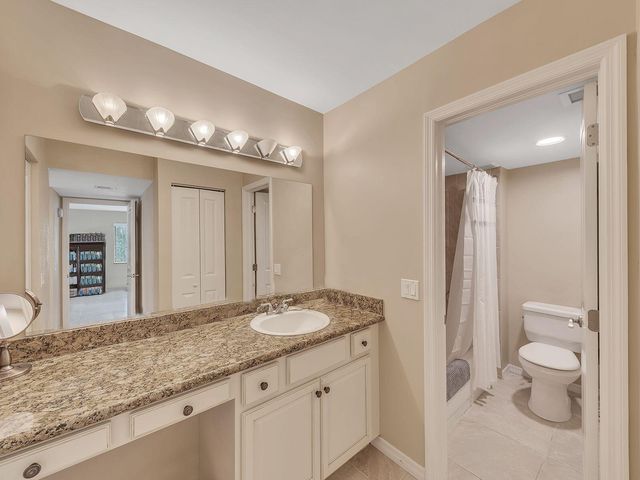 359 Lakeview Drive 201, Weston, FL 33326