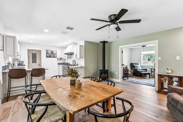719 Lipan Drive, Granbury, TX 76048