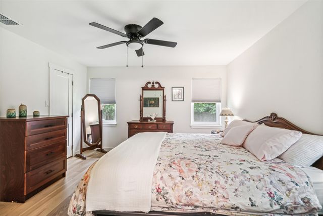 719 Lipan Drive, Granbury, TX 76048