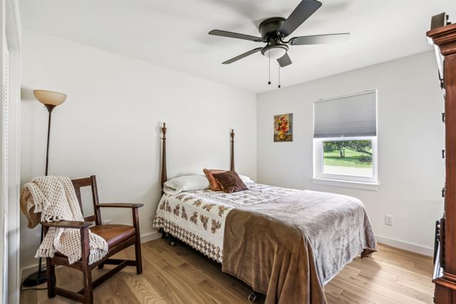 719 Lipan Drive, Granbury, TX 76048