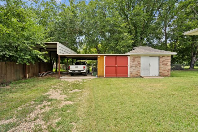 719 Lipan Drive, Granbury, TX 76048
