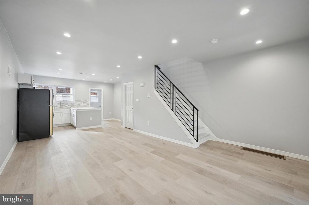 2530 S 74TH ST, Philadelphia, PA 19153