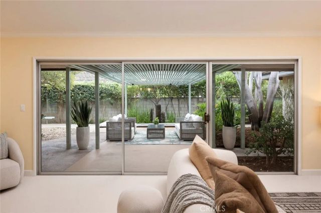 2560 Canterbury, San Marino, CA 91108