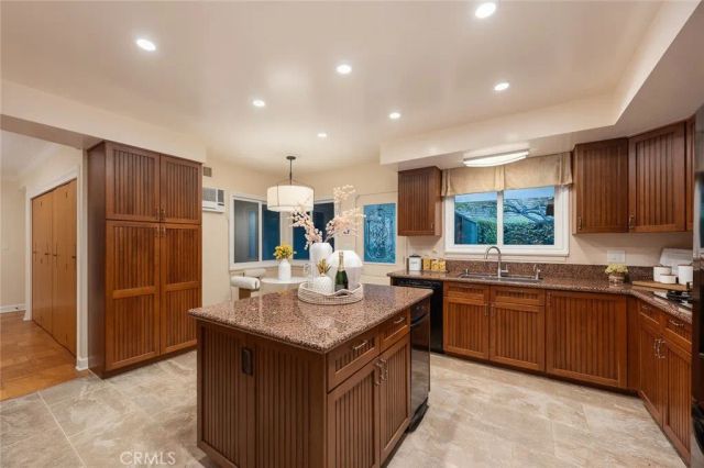 2560 Canterbury, San Marino, CA 91108