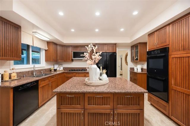 2560 Canterbury, San Marino, CA 91108