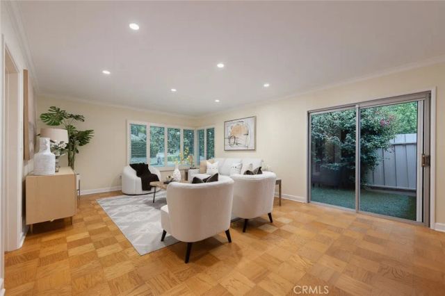 2560 Canterbury, San Marino, CA 91108