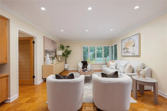 2560 Canterbury, San Marino, CA 91108
