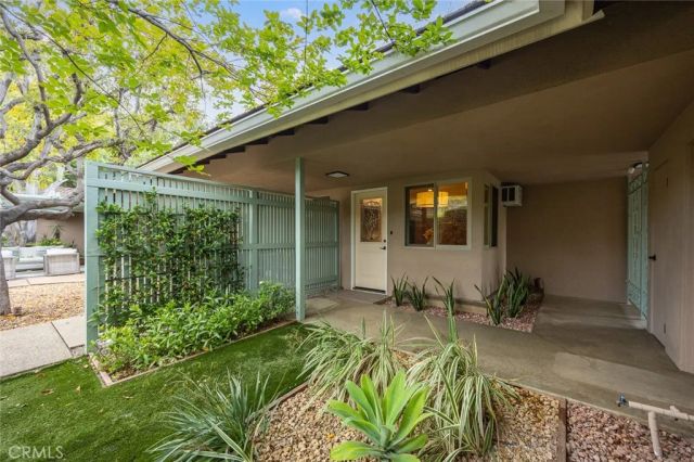 2560 Canterbury, San Marino, CA 91108