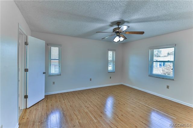 5626 W Justin Court, Homosassa, FL 34448