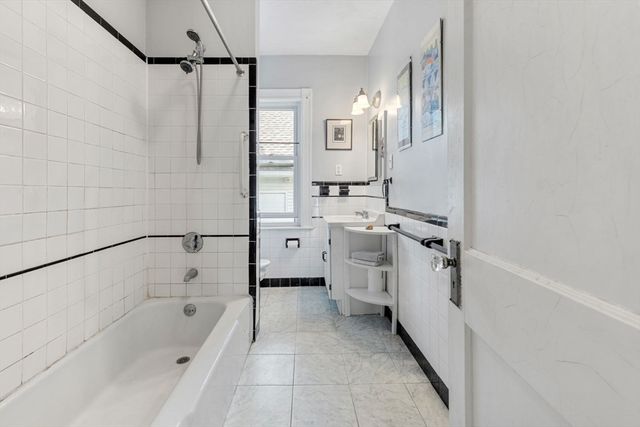 43 Bradwood St, Boston, MA 02131