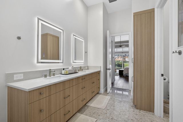 540 Les Jardin Drive, Palm Beach Gardens, FL 33410