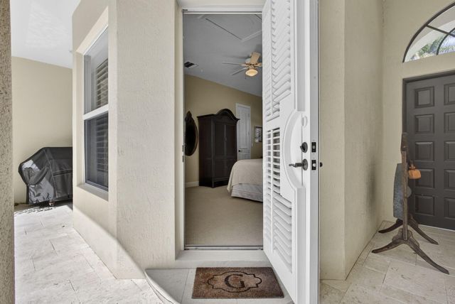 540 Les Jardin Drive, Palm Beach Gardens, FL 33410