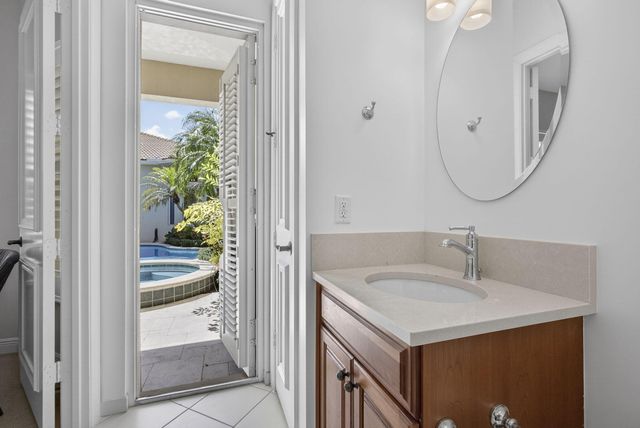 540 Les Jardin Drive, Palm Beach Gardens, FL 33410