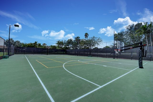 540 Les Jardin Drive, Palm Beach Gardens, FL 33410