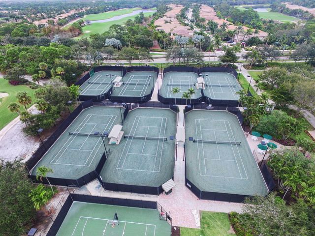 540 Les Jardin Drive, Palm Beach Gardens, FL 33410