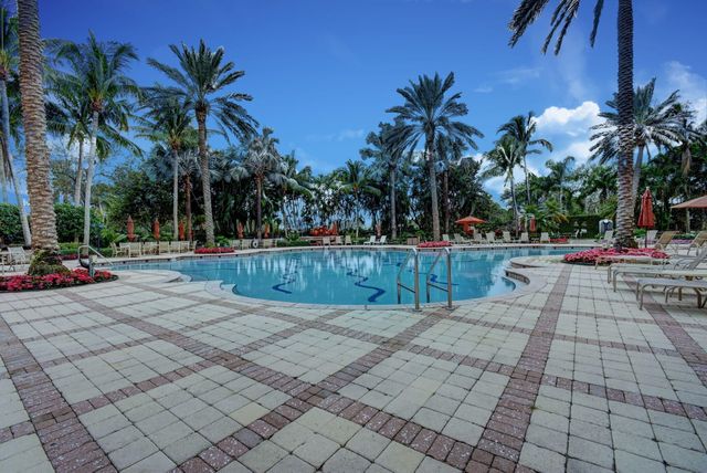 540 Les Jardin Drive, Palm Beach Gardens, FL 33410