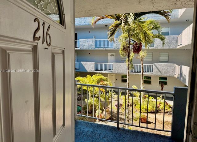 1725 W 60th St F216, Hialeah, FL 33012