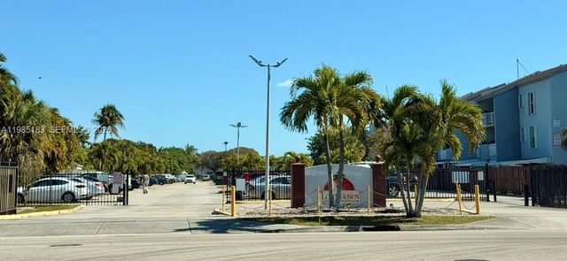 1725 W 60th St F216, Hialeah, FL 33012