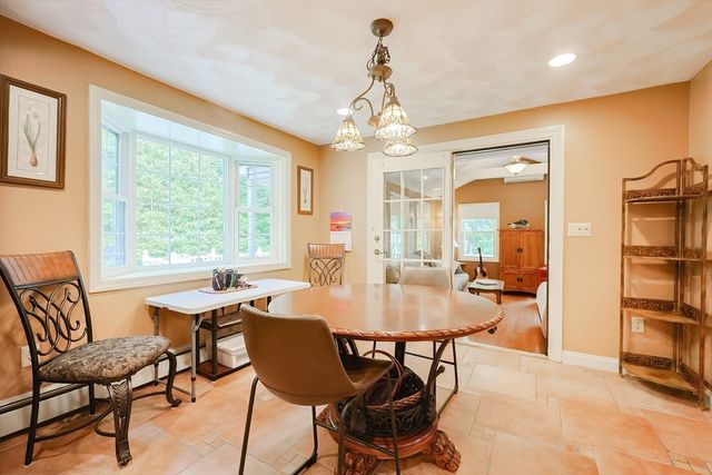 101 Barry Dr, Tewksbury, MA 01876