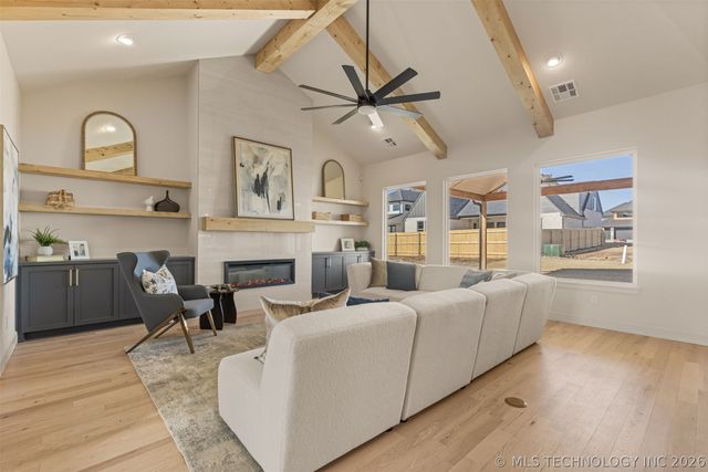 2355 E 135th Place, Bixby, OK 74008