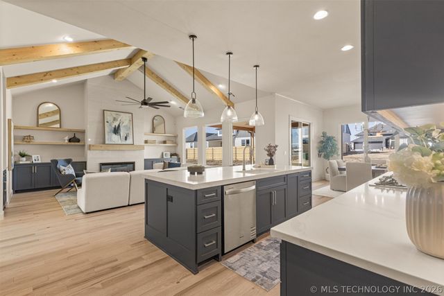 2355 E 135th Place, Bixby, OK 74008