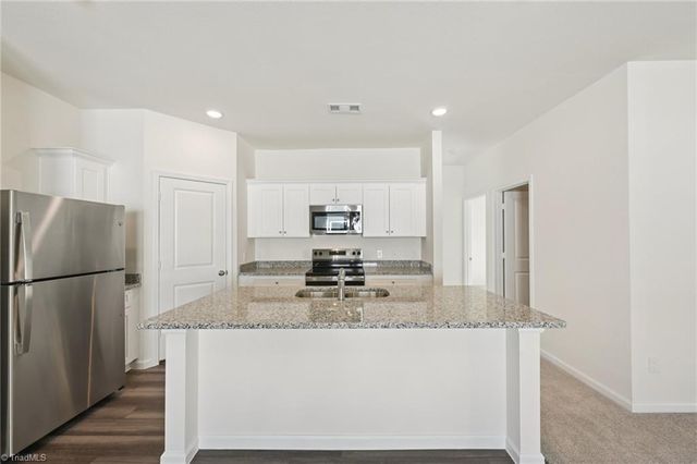 943 Riverbank Drive, Kernersville, NC 27284