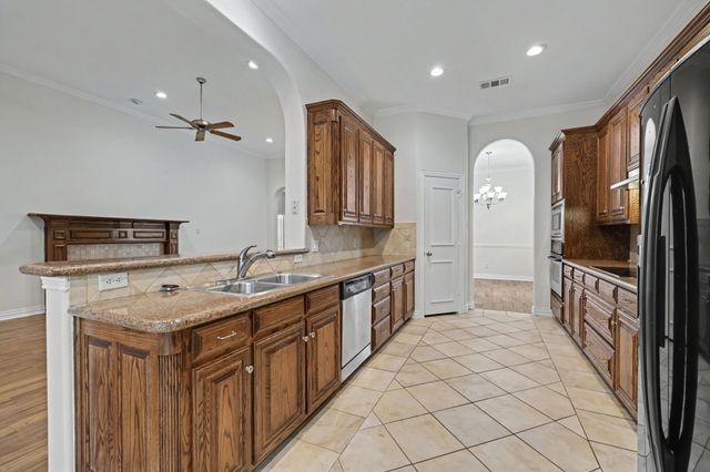 2016 Kodiak Court, Arlington, TX 76013