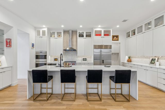 6435 Lake Circle Drive, Dallas, TX 75214