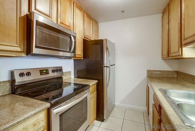 4041 Oakcrest Drive 207, San Diego, CA 92105